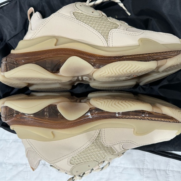 Balenciaga Beige Sneakers - Picture 5 of 10